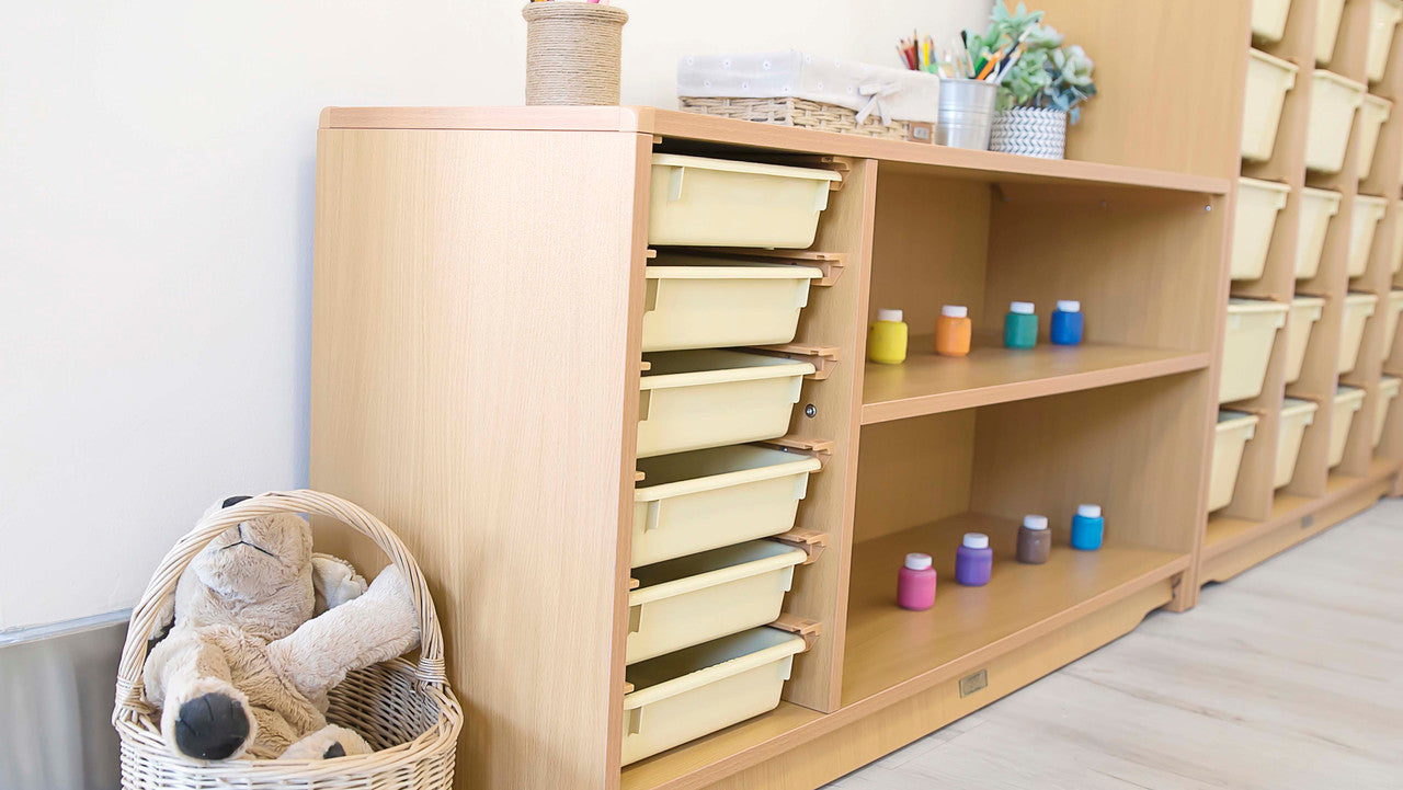 Multi-Storage Shelf 4?? x 24" w/ Totes